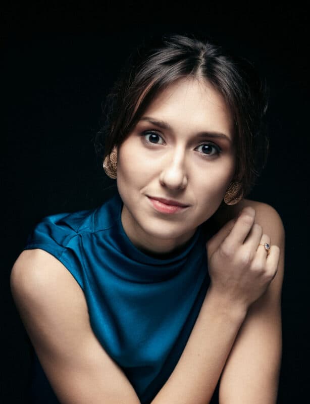 Violinist Julia Wawrowska